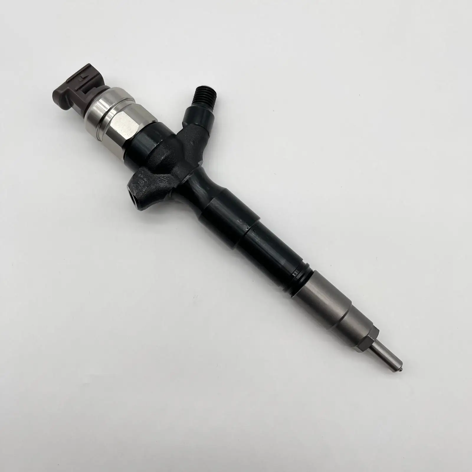 

095000-5920 Diesel Fuel Injector 23670-09070 23670-0L020 For Toyota Hilux Hiace