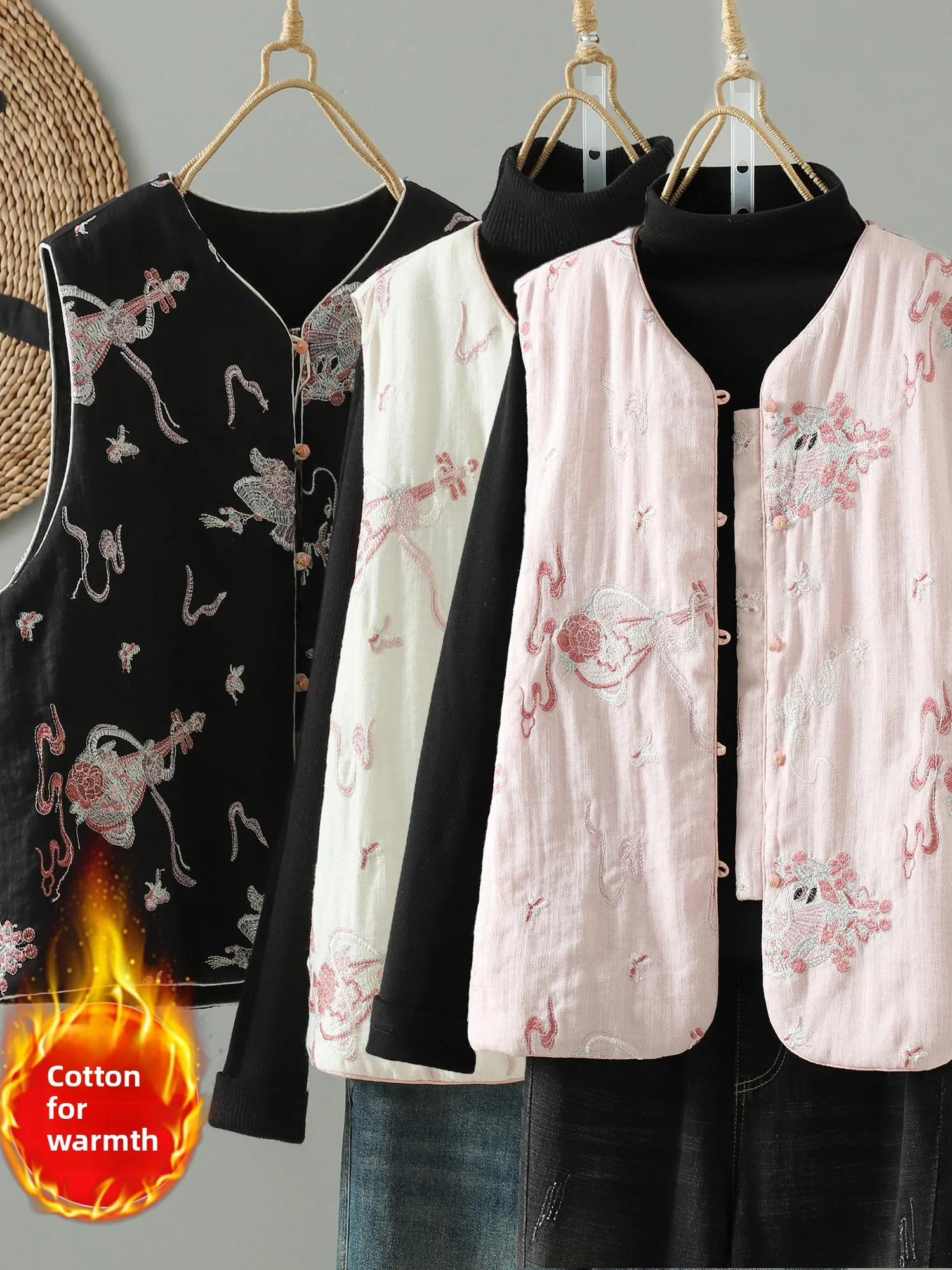 

Новый китайский хлопковый теплый жилет с тяжелой вышивкой, большой размер, женская одежда, воротник-стойка с жемчужными пуговицами, зимняя...