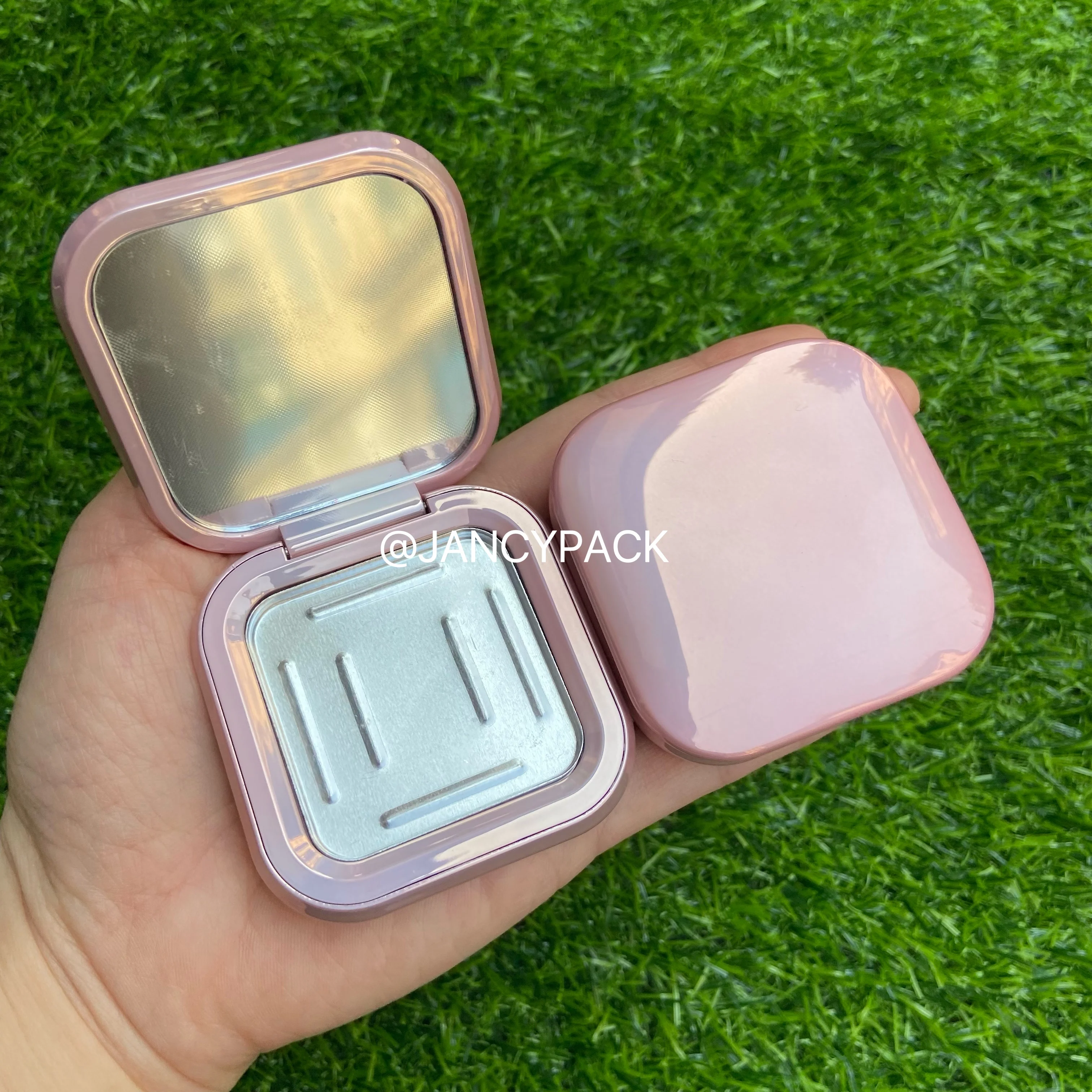 

Pink Square Empty Eyeshadow Palette Blush Box Portable Cosmetic Makeup Case Refillable Foundation Makeup Dispensing Box