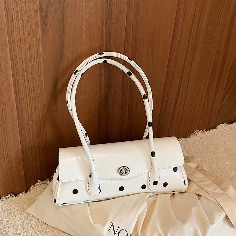 Gepunktete Hobo-Unterarmtasche, Koreanisch-Chic Damen-Handtasche mit Langem Trageriemen und Taschenanhänger, Alltagstasche für Arbeit und Pendeln – Detail 6