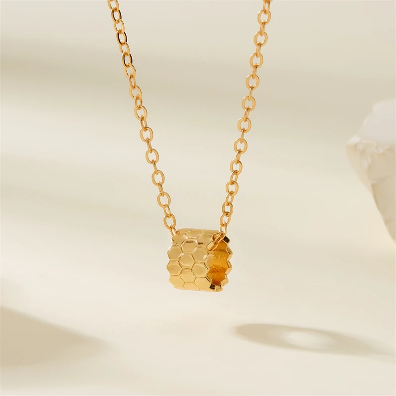 Fashion Exquisite Lady Bee Honeycomb  Necklace Party Birthday Charm Jewelry Gift