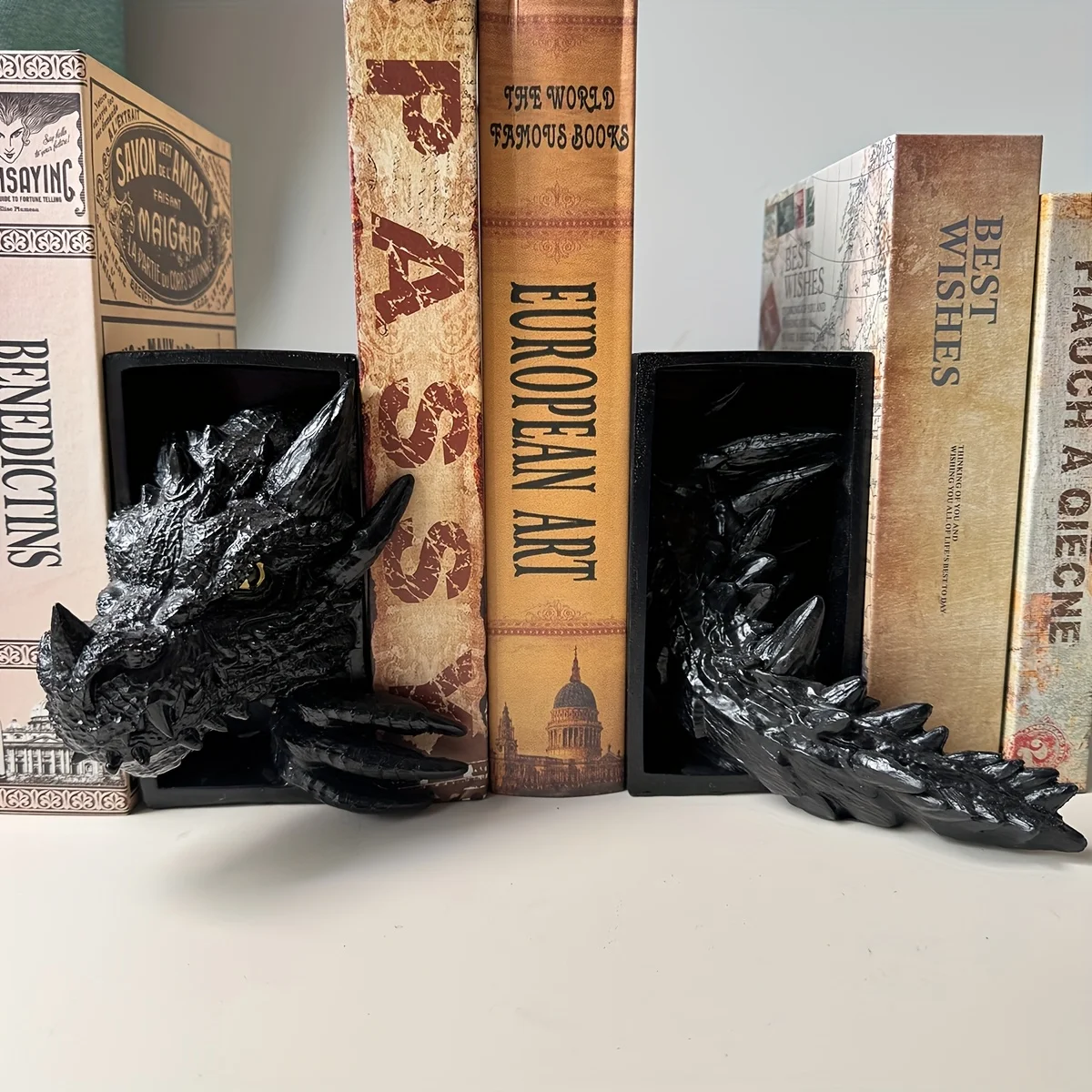 

2pc bookshelf dragon-shaped bookshelf, fantasy home decoration, dragon-shaped decoration in the bookshelf.