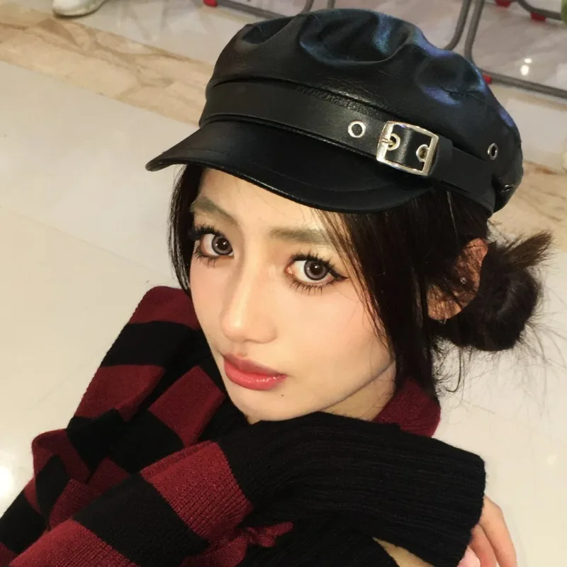 قبعة من جلد البولي يوريثان للنساء على الطراز البريطاني العتيق مع إبزيم معدني قابل للتعديل للجنسين قبعة موزع الصحف إكسسوارات عصرية