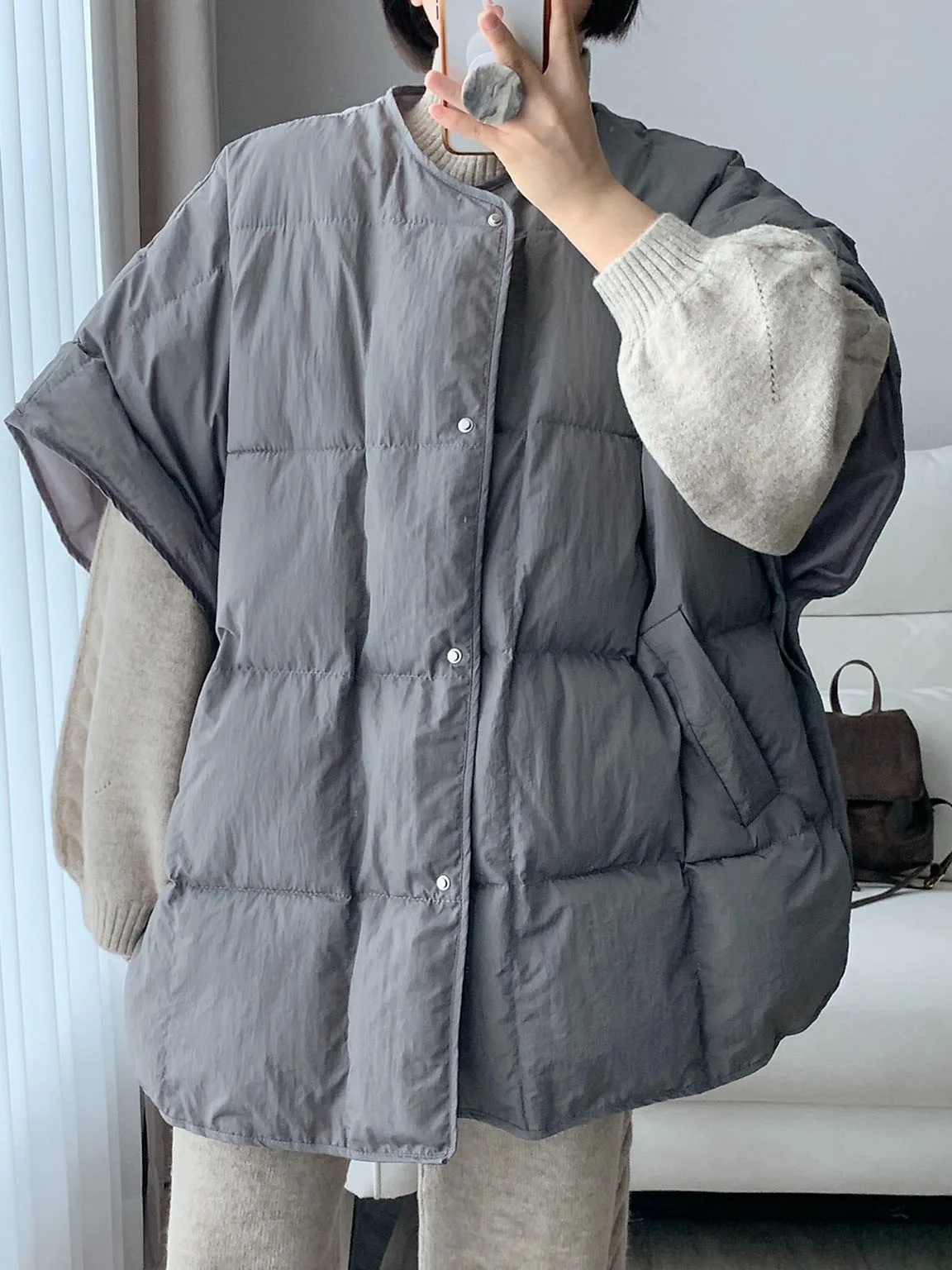 

Chic Vintage Design Sleeveless Cotton Jacket Feather Vest Outerwear for Younger Looking Autumn Winter Fashion Commute Style