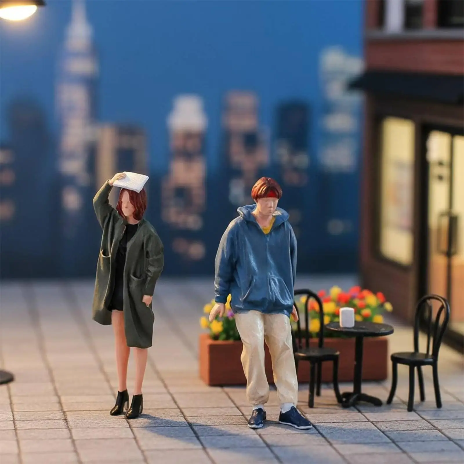 Realistic Resin Model Figure for Creative Diorama Storytelling Scale Human Statue for Table Display