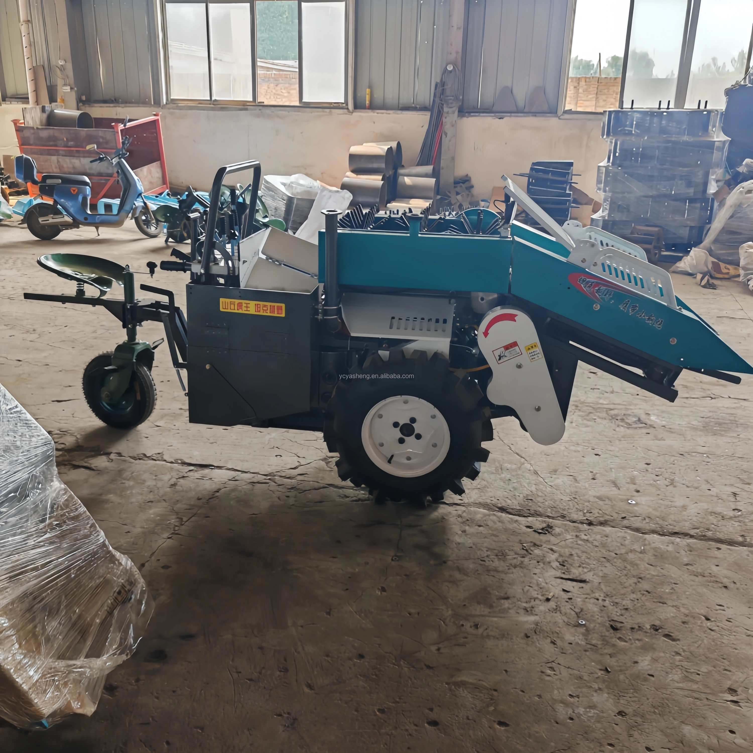 آلة حصاد الذرة الصغيرة الزراعية محرك الديزل 25Hp 1 صف حصادة الذرة للبيع