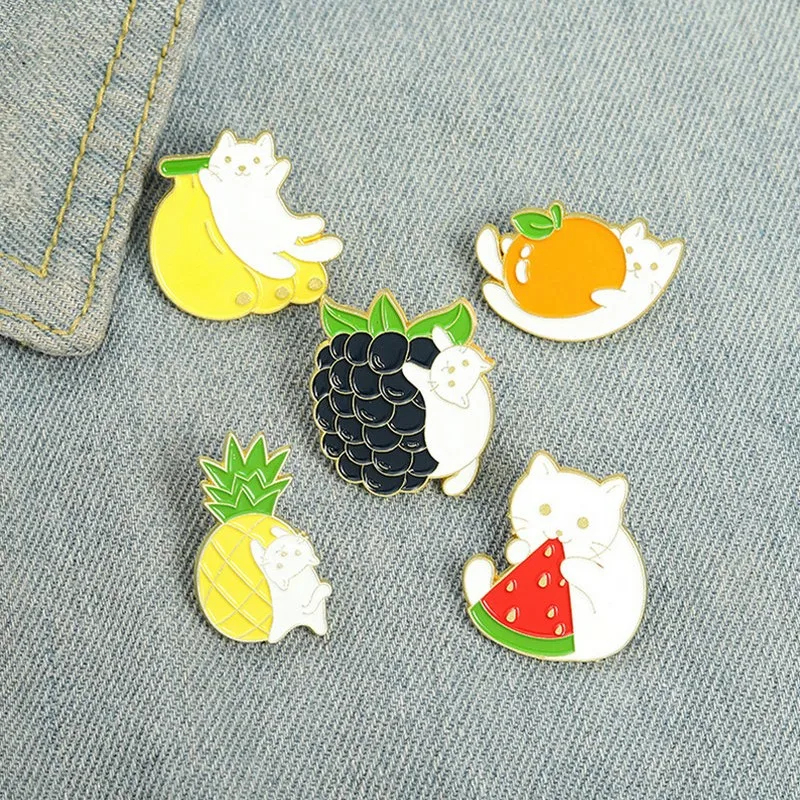 Gels d'ananas et de myrtille personnalisés pour enfants, broche orange neutre, insigne de revers, bijoux de dessin animé, cadeau en émail, fruits et chats