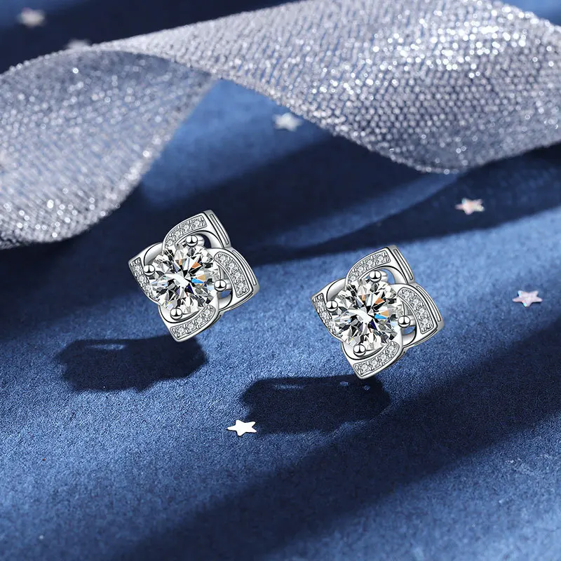 S925 Silver Platinum-Plated 1CT D Color Windmill Four Leaf Clover Moissanite Stud Earrings Fine Jewelry