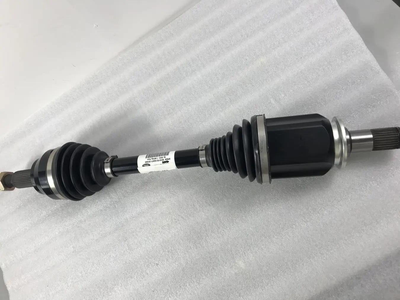 Land Rover front axle shaft is applicable to range rover administration, and Range Rover Sport codes are lr064252 and lr064251