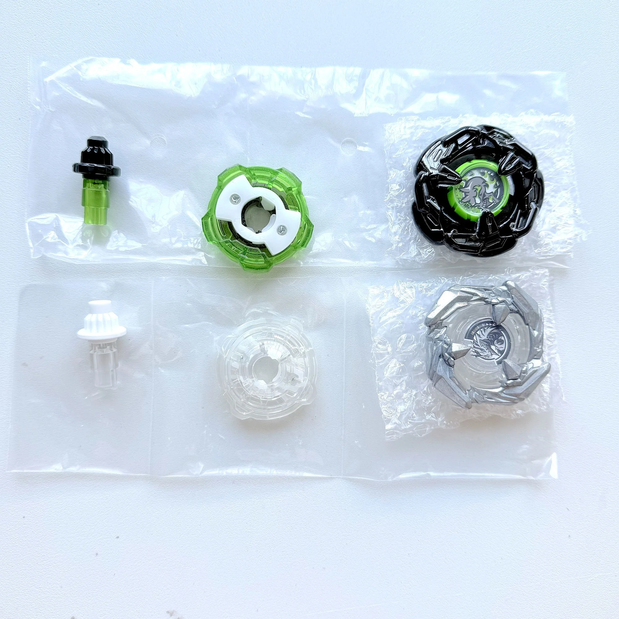 

GENUINE TT BEYS BX-00 Cobalt Drake 4-60F Battle X Booster (Clear Ver.)/BEY Hells Chain 5-60HT [Metal Coat Black] IN PACKAGING
