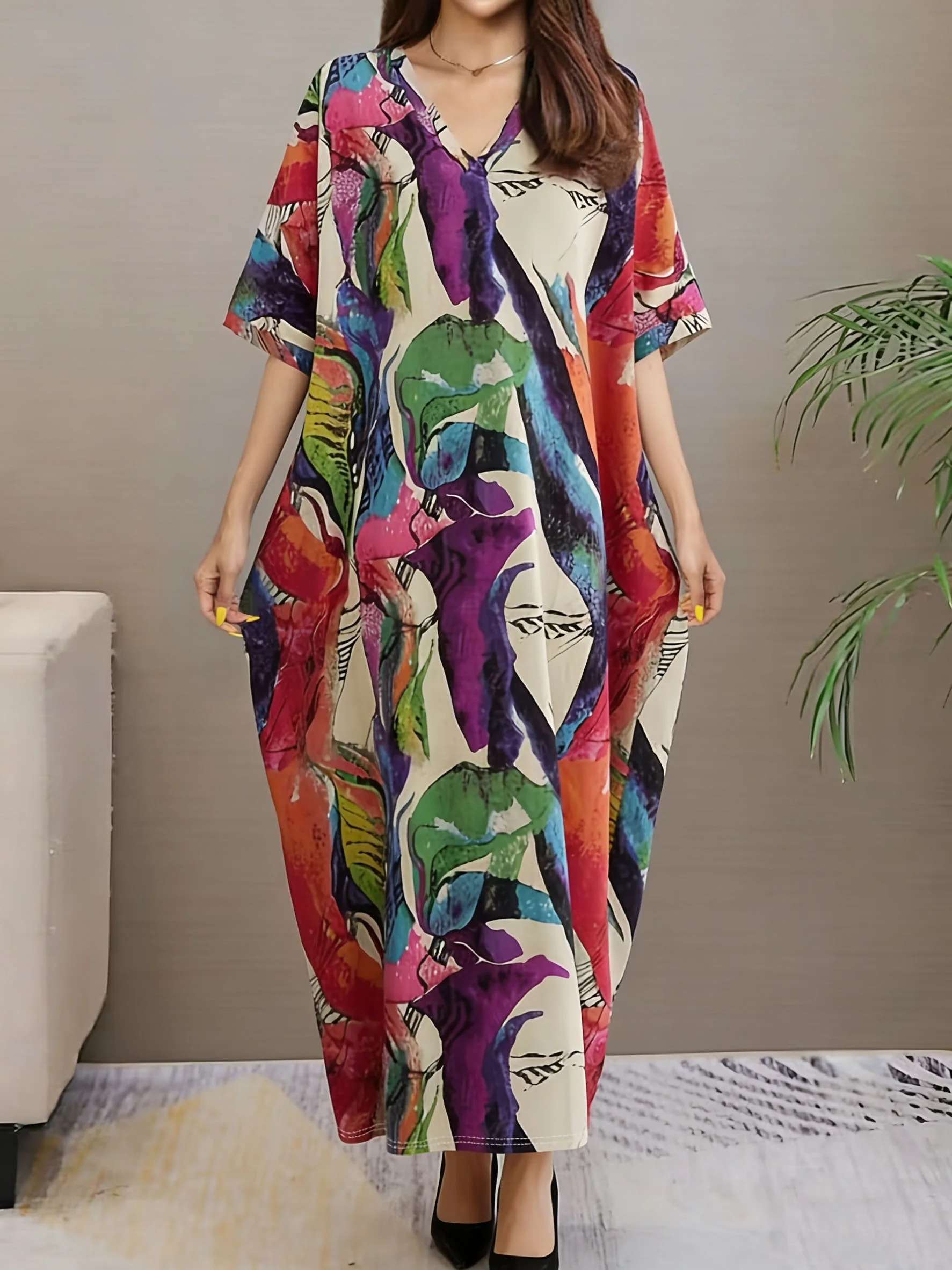 

Новое летнее платье большого размера с художественным принтом, свободного кроя, с V-образным вырезом и короткими рукавами для женщин.