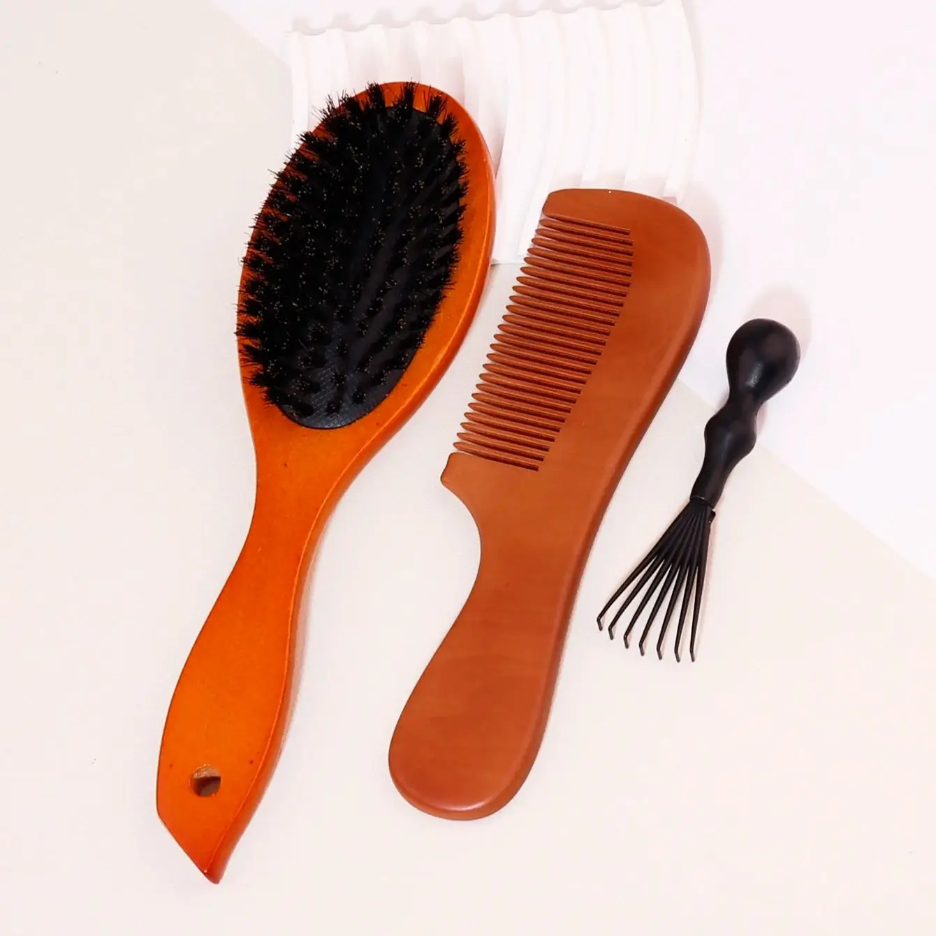 

Natural wood brush pocket fine toothed wood comb with hair brush cleaner, easy sorting and discovery, Special for real hair wigs
