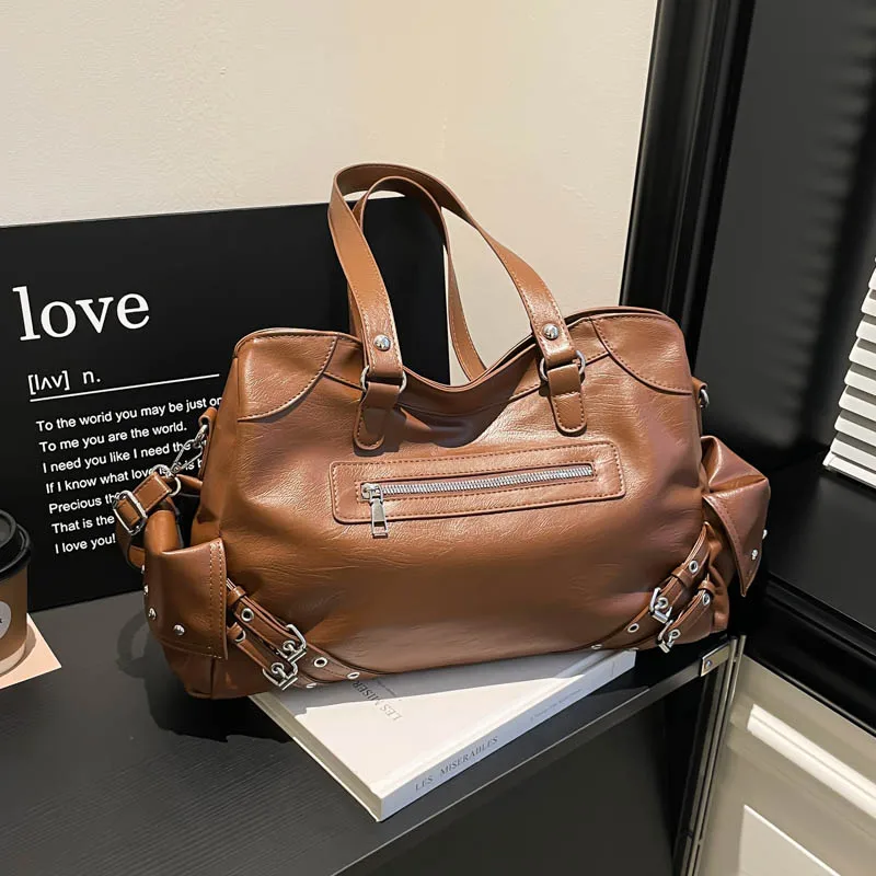 

2025 New Large Capacity Personality Super Cool PU Shoulder Bags Solid Zipper Commute Style Stylish Design Women's Crossbody Bags