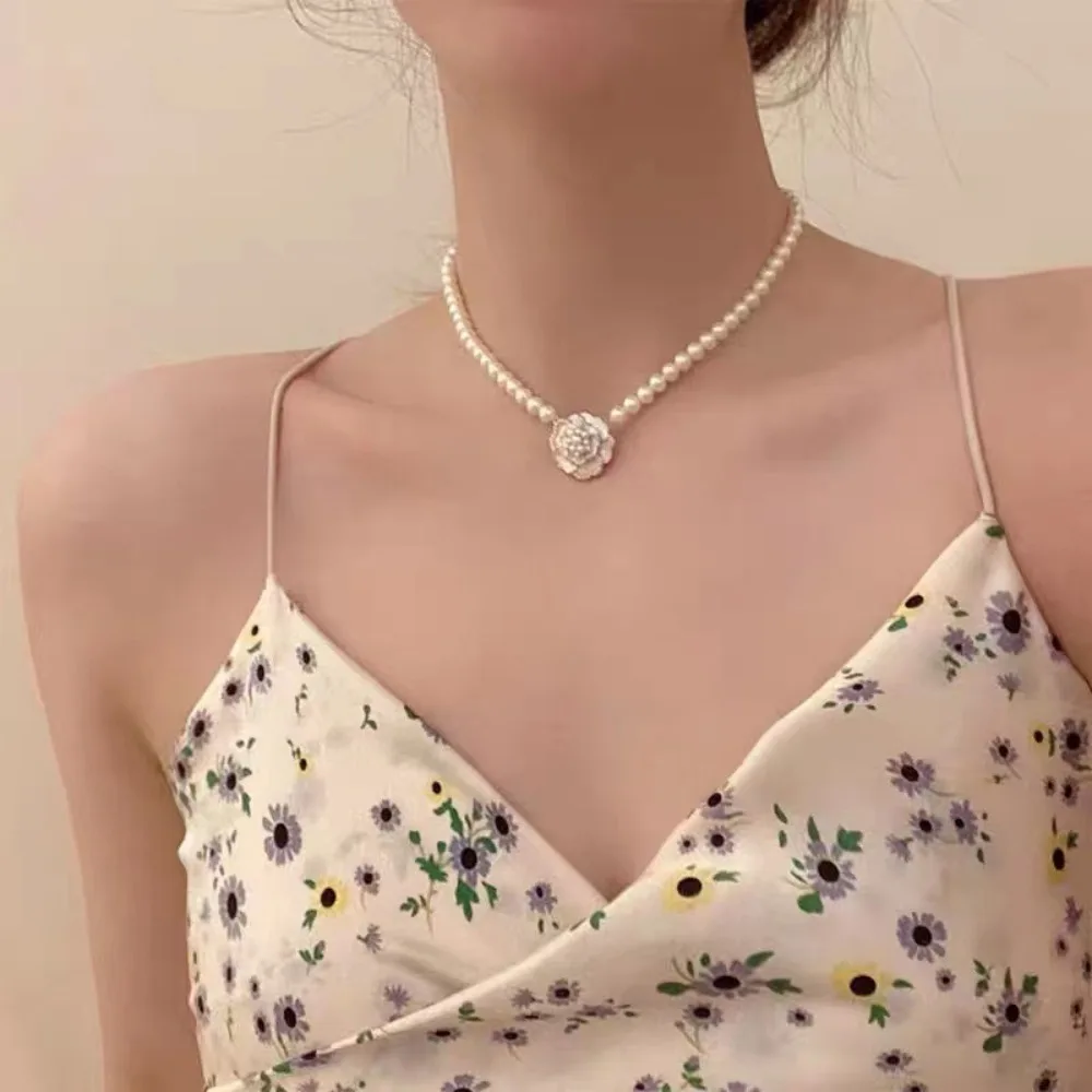 Charm Pearl Beaded White Camellia Flower Pendant Necklace for Women New Korea Fashion Collarbone Chain Jewelry Accessories Gift
