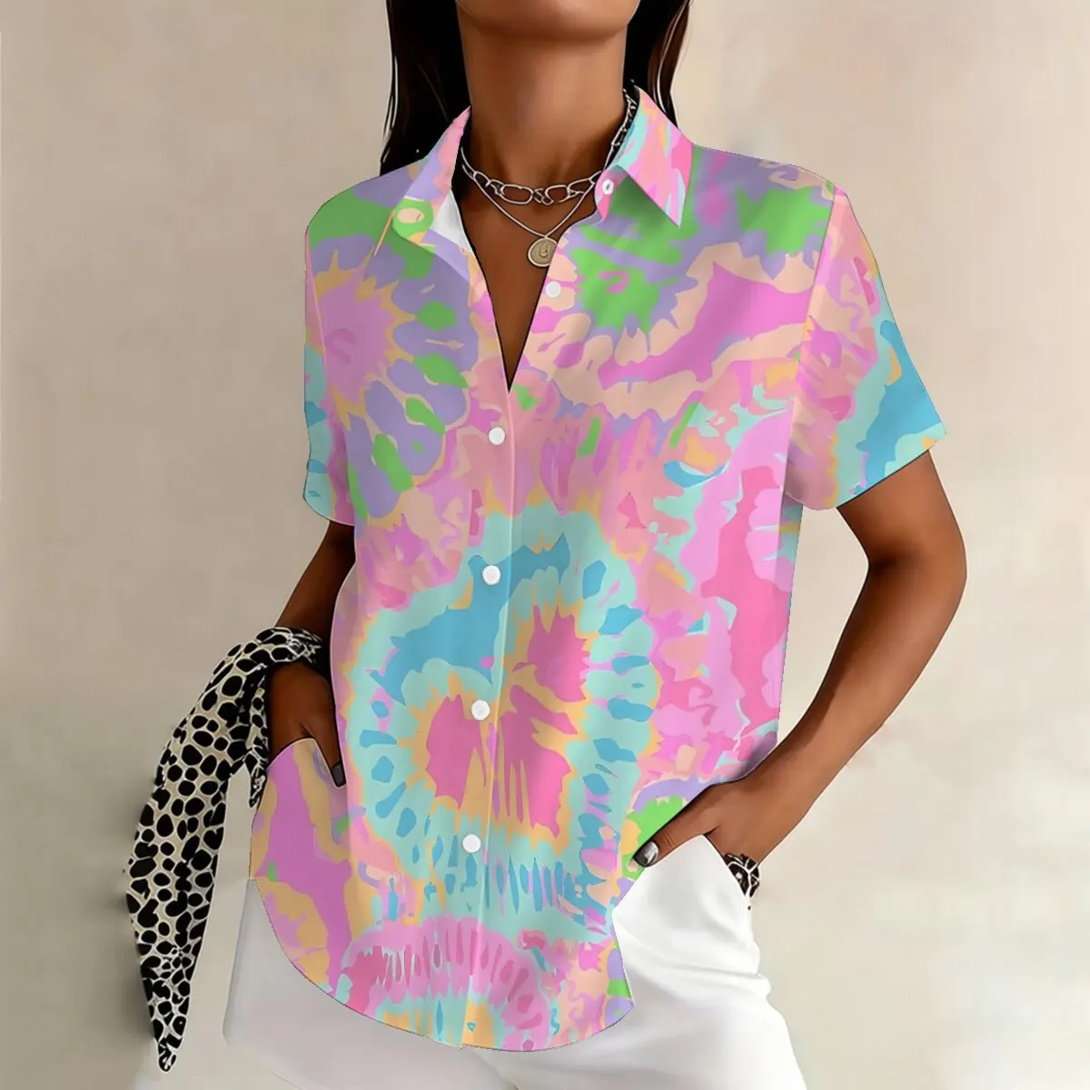 

Plus-size women's heart-print short-sleeved shirt, slim fit, soft fabric, versatile shirt for commuting and work
