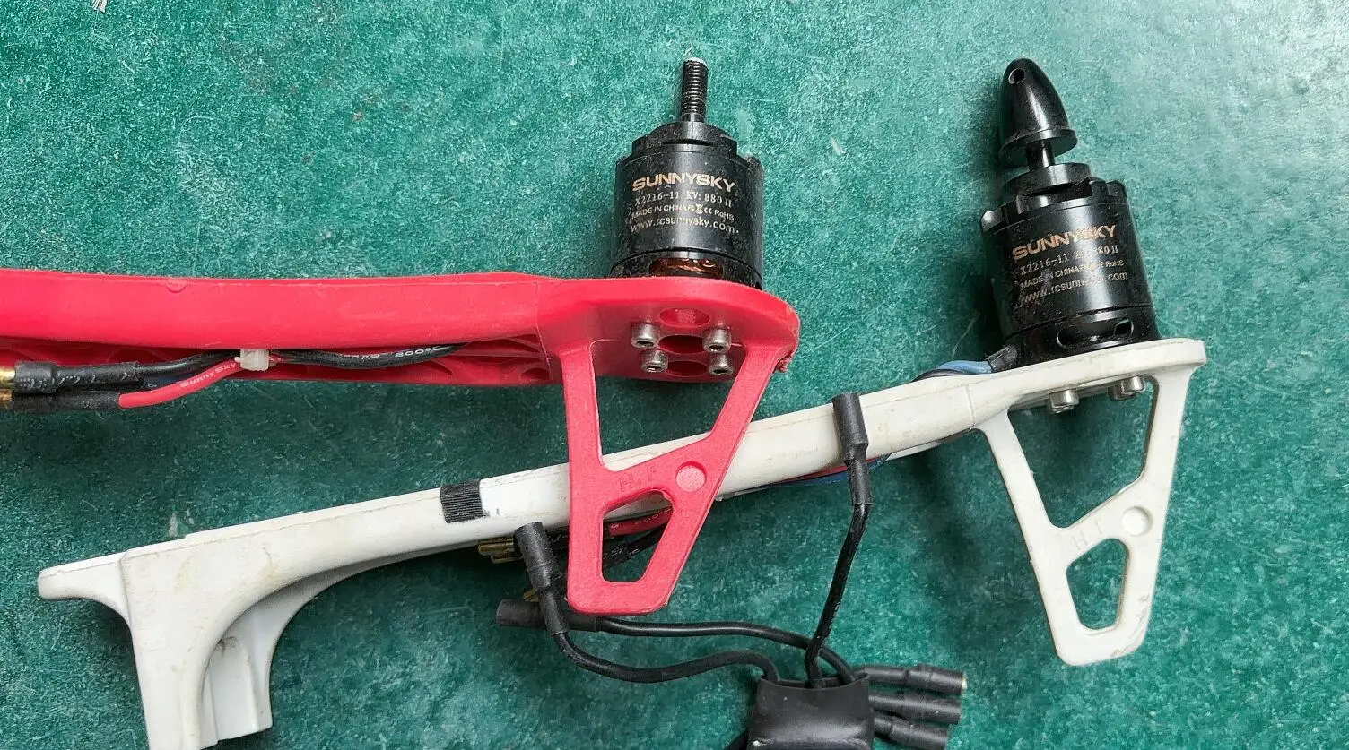 Clearance Sale! F550 Hexacopter Frame & 5x Sunnysky 2216 880KV Brushless Motors &6x Hobbywing Xrotor 40A ESCs for Car Builders
