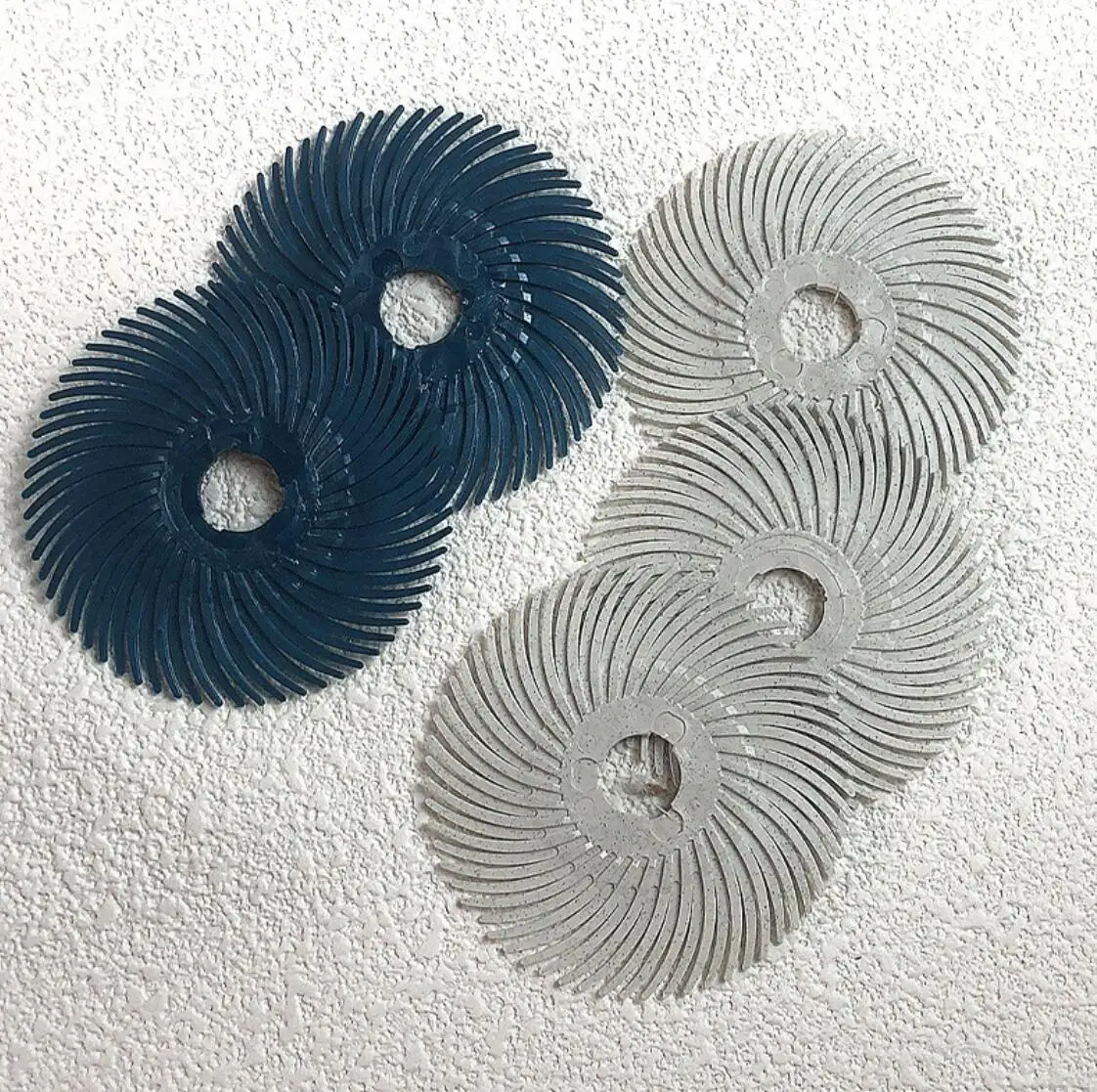 

10 шт., 75 мм, 3-дюймовая дисковая щетка с радиальной щетиной в ассортименте для полировки ювелирных изделий из дерева, пластика - оправка в комплекте