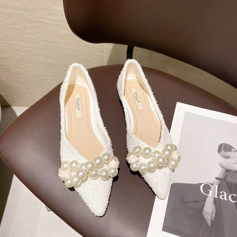 2022 Spring Summer New Pointed Flat Shoes Women Green Pure White Flats with Big Pearls Unique Design Large Size 44 45 46 33 34