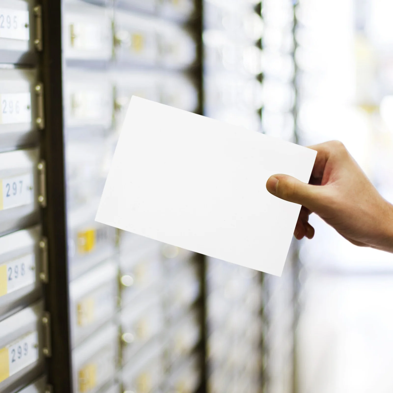 50개 크라프트 봉투 두꺼운 자가 접착 갈색 종이 카드 봉투 결혼식 아기 샤워 초대장 인사 카드용