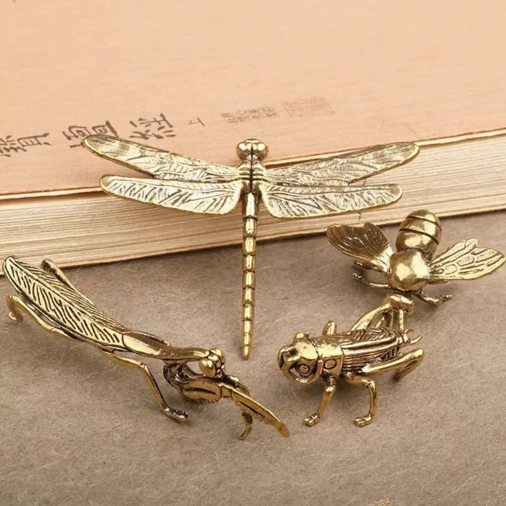 New Brass Praying Mantis Cricket Bee Dragonfly Simulation Insect Desktop Ornament Tea Pet Animal Insect Bronze Carving Craft