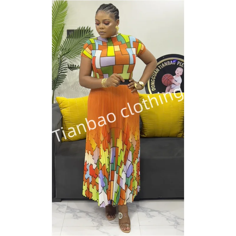 

Miyake 2025 Summer Women's Suit Loose Round Neck Short-sleeved Top High-waisted Pleated Printed Half-body Skirt Two-piece Set