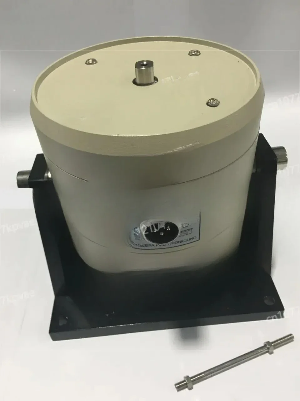 

100N Calibrated Exciters and Actuators Large Number of Small Vibration Mode Vibrators for Testing