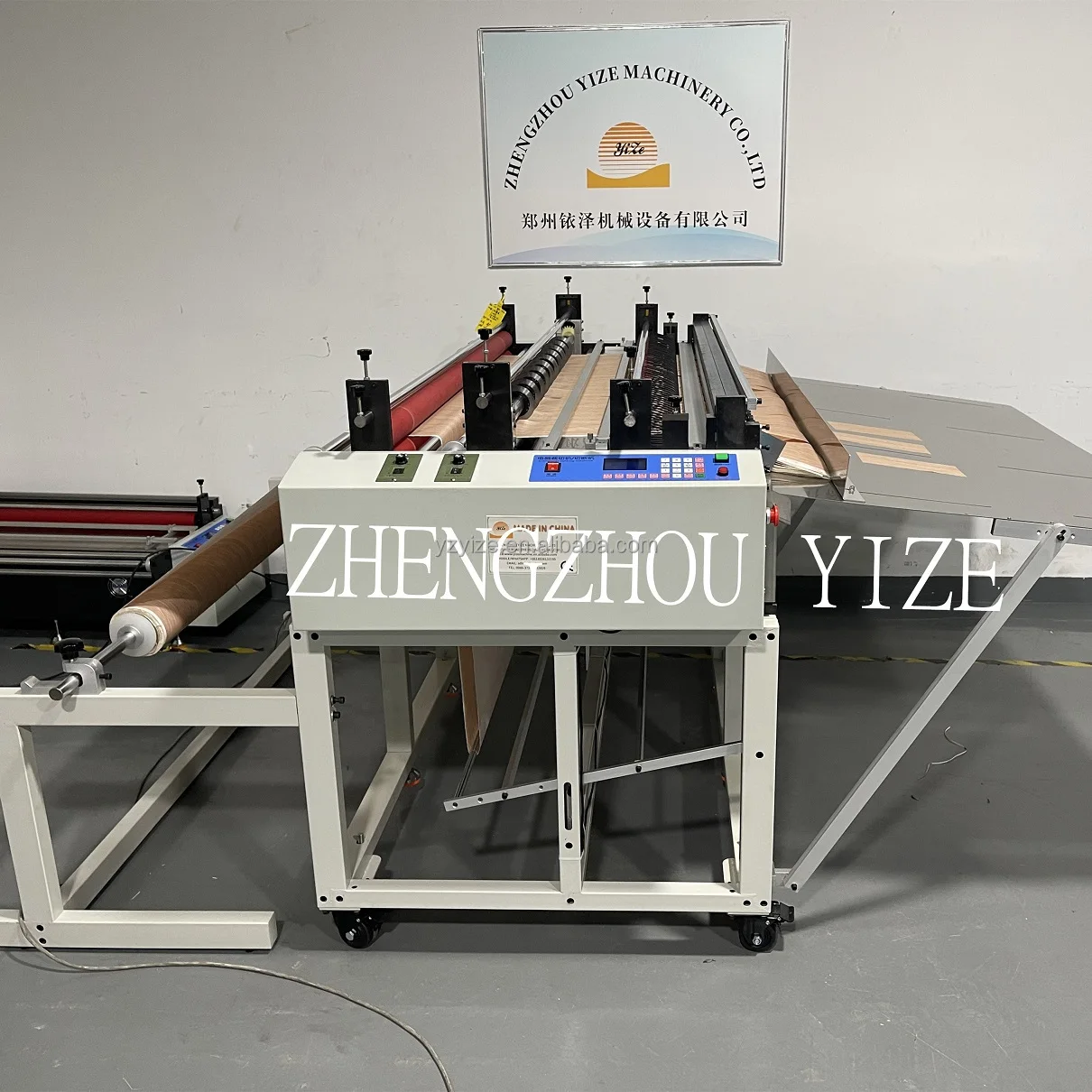 آلة قطع رغوة إيفا للتحكم الآلي في الكمبيوتر لآلة قطع الألواح البلاستيكية لفيلم الورق والجلد PE OPP