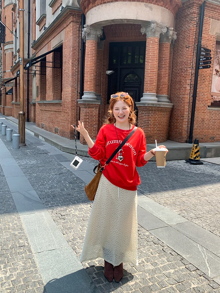 

Шикарная кружевная длинная юбка с вырезами для женщин: фактурная, струящаяся, универсальная, со средней талией, в корейском стиле, облегающая.