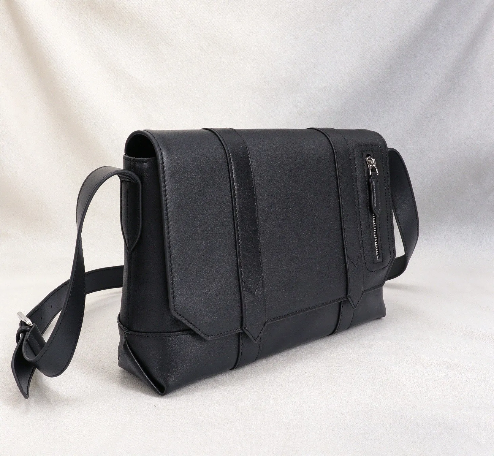 Soft Touch Leather Satchel Messenger Crossbody Bag, Adjustable Shoulder Strap, Multi Compartment Daily Commuter Shoulder Bag