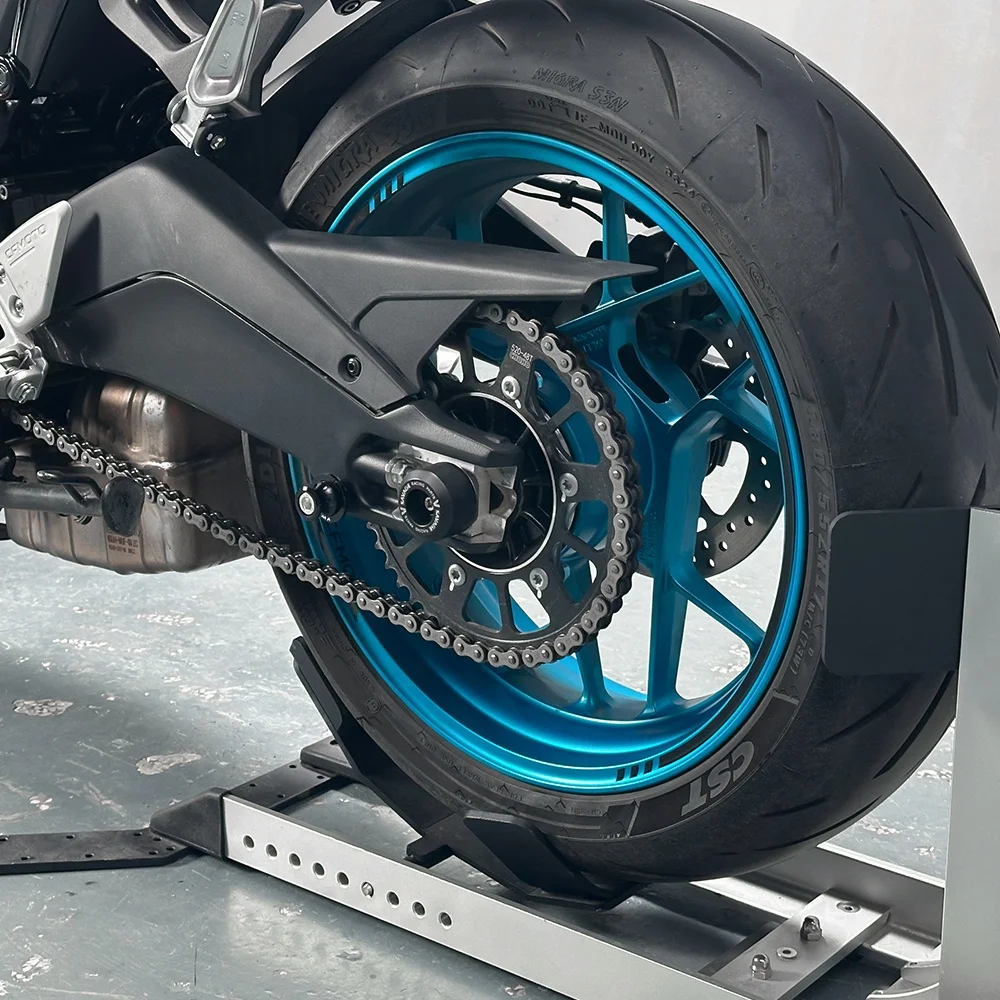 CF MOTOs Front & Rear Wheel Axle Fork Slider Spindle Fork Slider Guard Crash Protector Fit  675 SS/SR/SR-R 675NK 2025