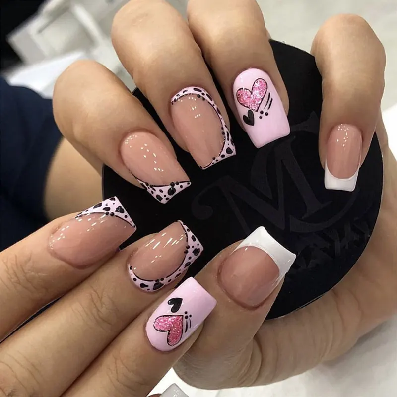 24pcs/box Wearable White Pink Contrast Color Manicure Black Heart Dots Pink Glitter Love Love Cute Fake Nails