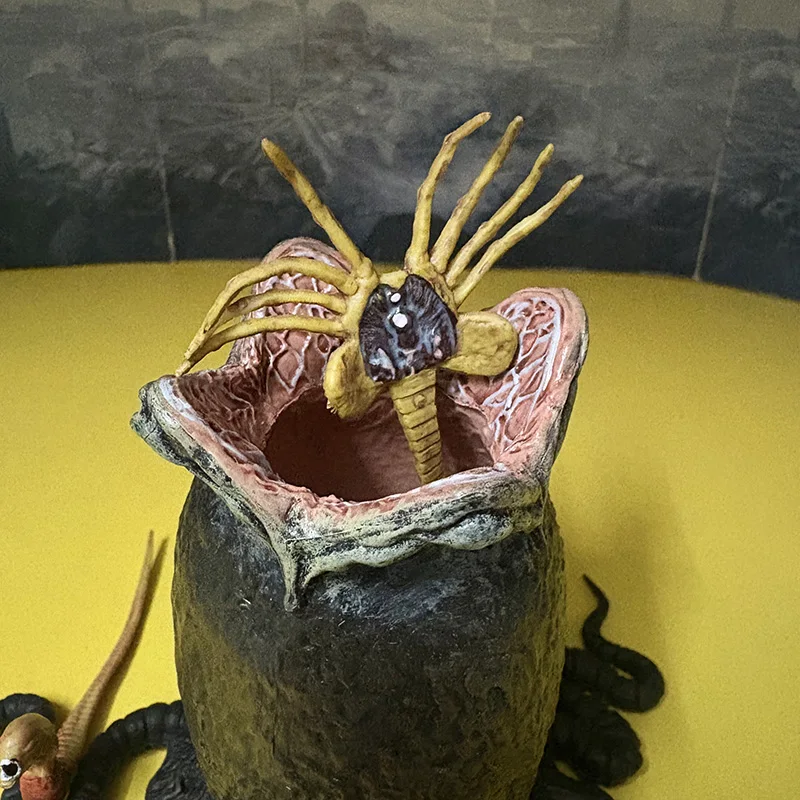 Alien Xenomorph Eggs Chestburster Figure Alien vs Predator Face