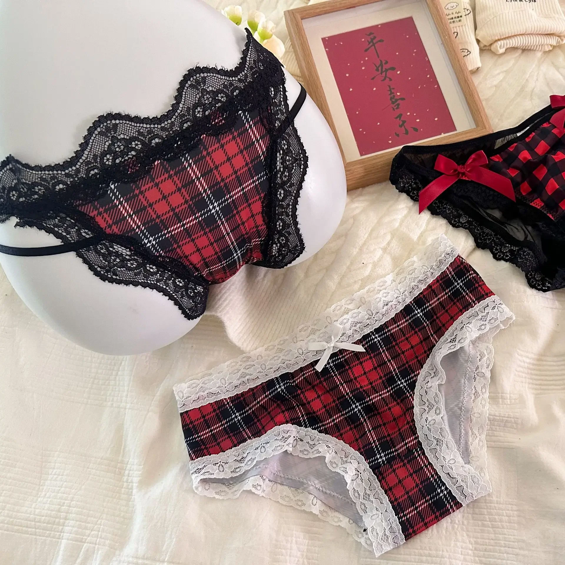 حزام مثير مزين بالدانتيل، ربطة عنق، سراويل داخلية نسائية كاواي متقلب باللونين الأسود والأحمر، سراويل داخلية نسائية للحفلات والعطلات والعطلات