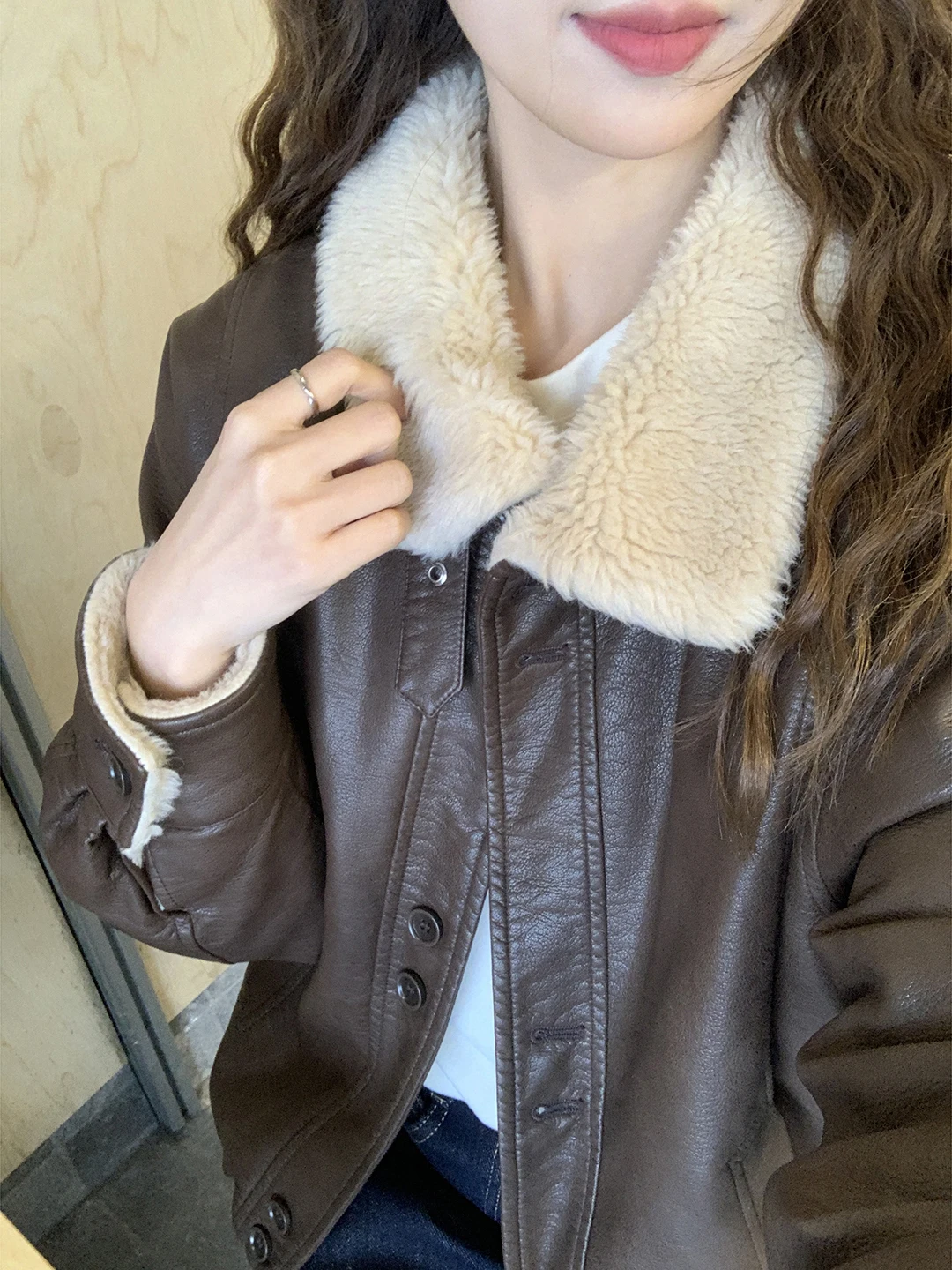 Warmer Pelzkragen Biker-Stil Koreanische Mode Damen Lederjacke Mantel Lang mit Ketten Touristisch Jugendlich Geeignet