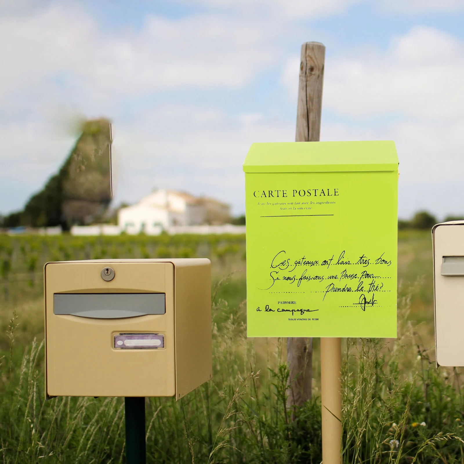 

Vintage Iron Mailbox Green Lettering Retro Wall Mount Lock Letter Organizer Outdoor Decorative Iron Mailbox