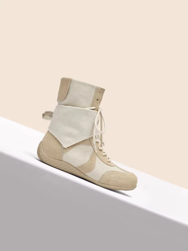 

lightweight, durable professional anti-slip walking shoes Outstanding traction hiking boots Casual shoes Very good