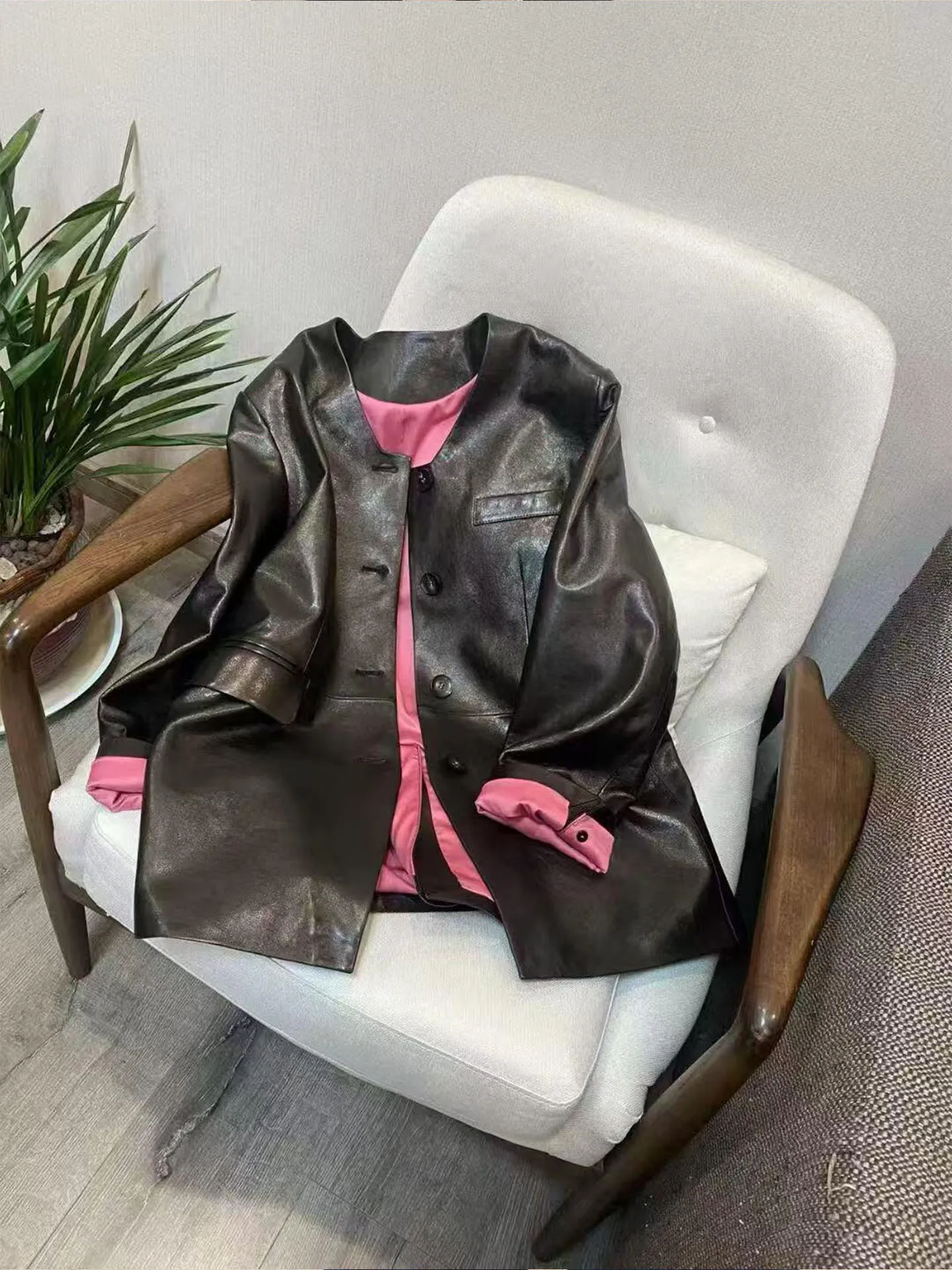 Veste en cuir Ele Bla pour femme, coupe ajustée, à bouton unique, collection Printemps 2026, style mode pour le quotidien, édition élégante