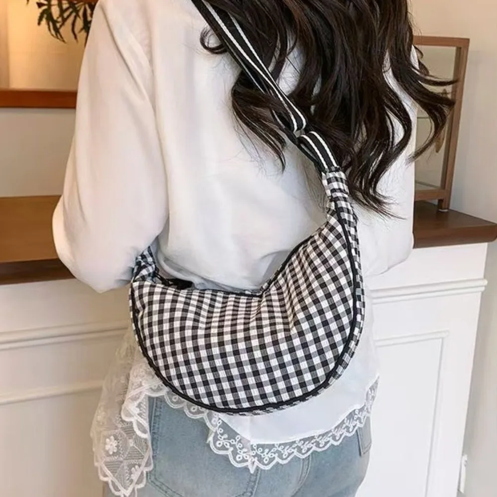 

Cute Canvas Plaid Shoulder Bag Adjustable Strap Versatile Nylon Crossbody Bag Hobo Bag Lightweight Dumpling Bag Outdoor