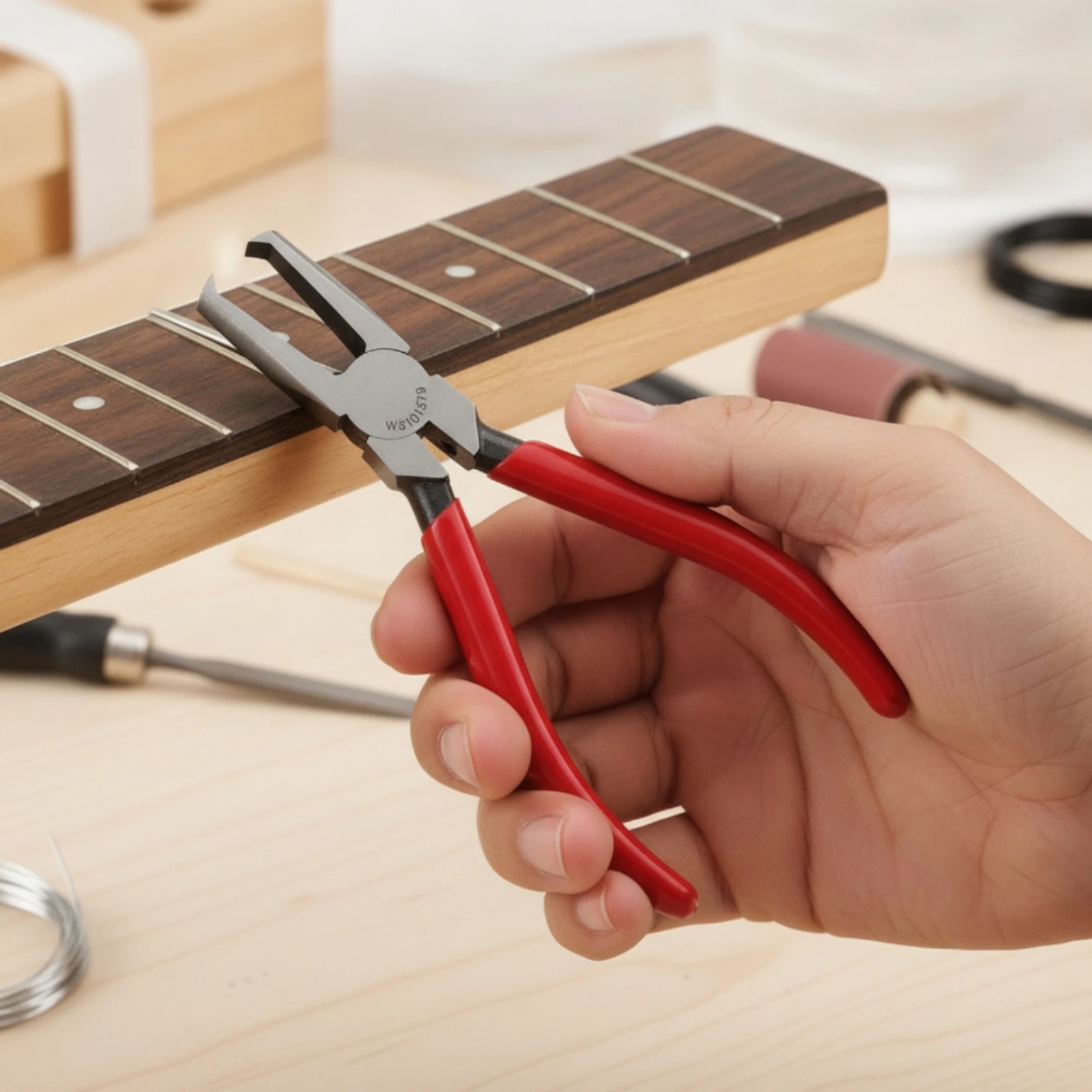 Guitar Fret Puller Spring-Loaded Guitar Fret Puller Tool Precision-Ground Rubberized for Luthier, Fretboard Maintenance