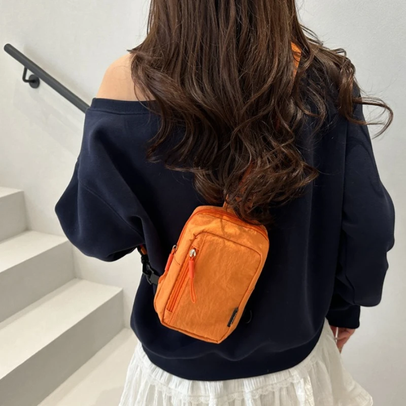 Leichte Crossbody-Handytasche, Lässige Umhängetasche mit Verstellbarem Riemen, Brusttasche für Outdoor-Sportarten für Männer und Frauen – Detail 24