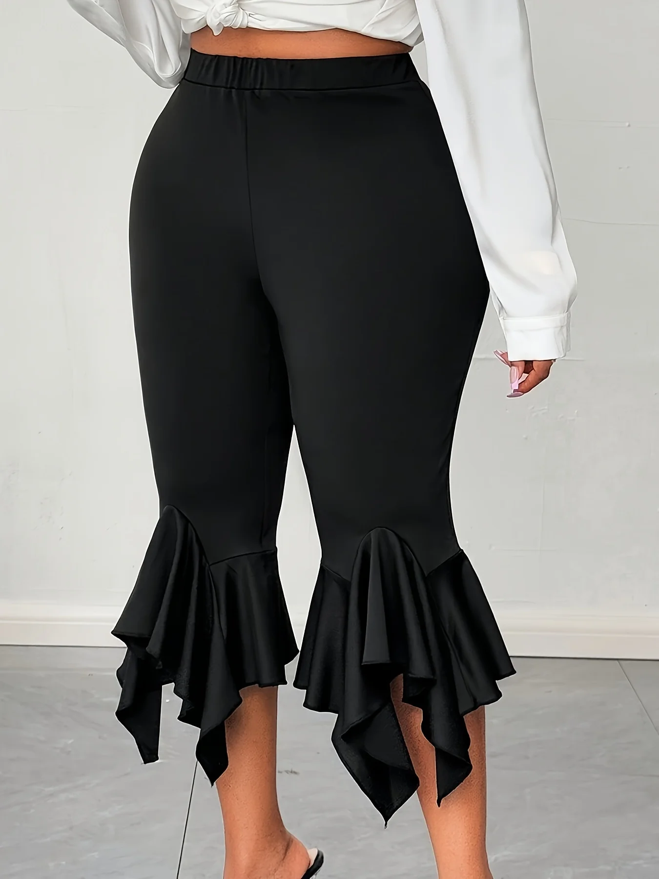 

Женские черные брюки-капри больших размеров с высокой талией, асимметричным подолом с рюшами, повседневные, для вечеринок
