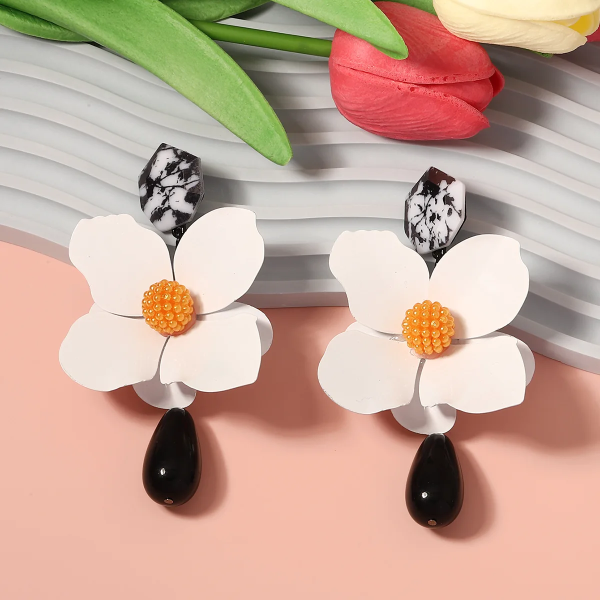 New Vintage Exaggerated Acrylic Flower Dangel Earrings For Women Creative 6-Color Flower Petal Resin Pendant Earrings Girls Gift