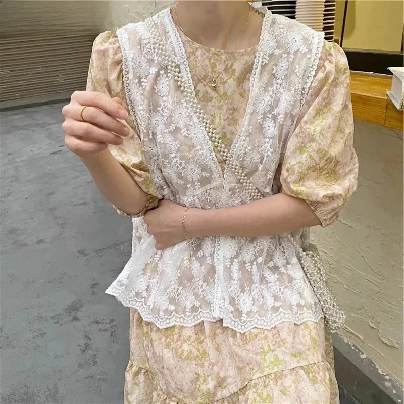 Y2k Accessories Lace Vest For Women V-neck Sleeveless Loose Camis Vintage Bandage Embroidery Summer Tanks Tops 2025 Ropa Mujer