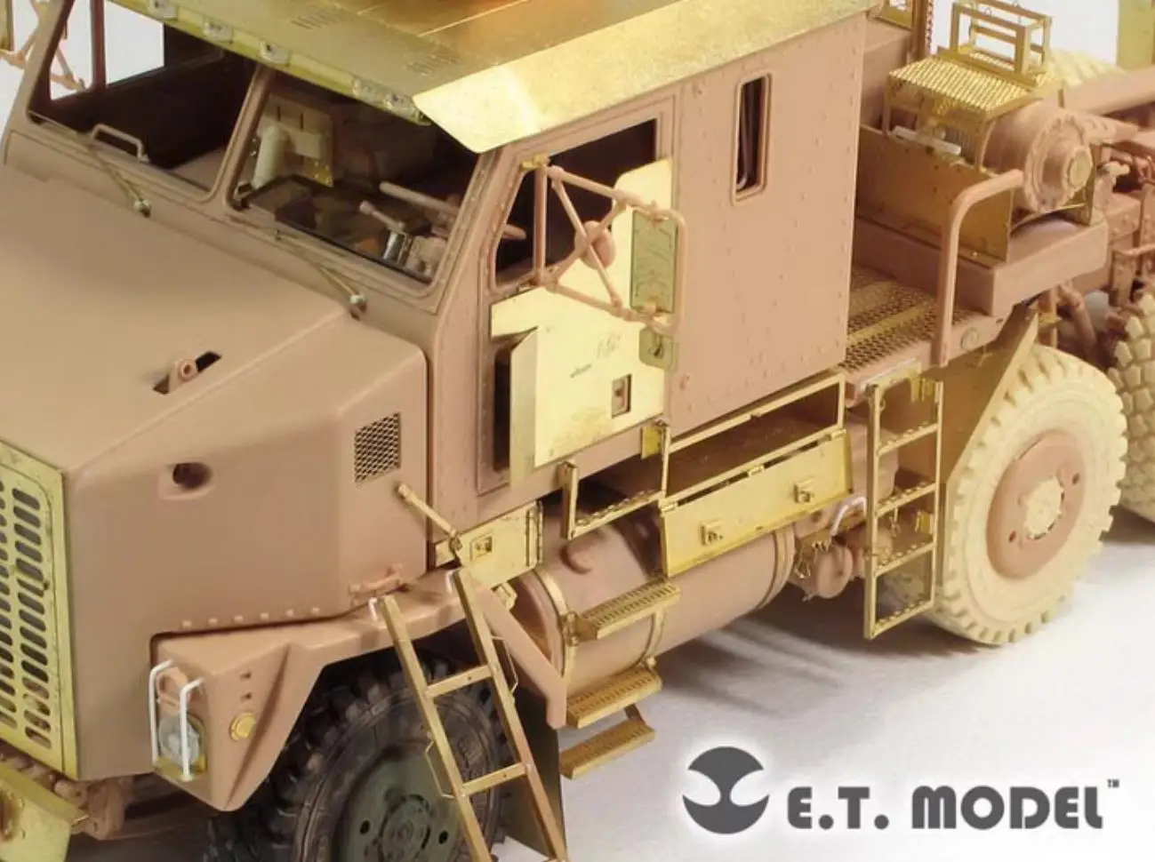 ET Model 1/35 E35-131 Modern U.S. M1070 Truck Tractor For HOBBYBOSS 85502