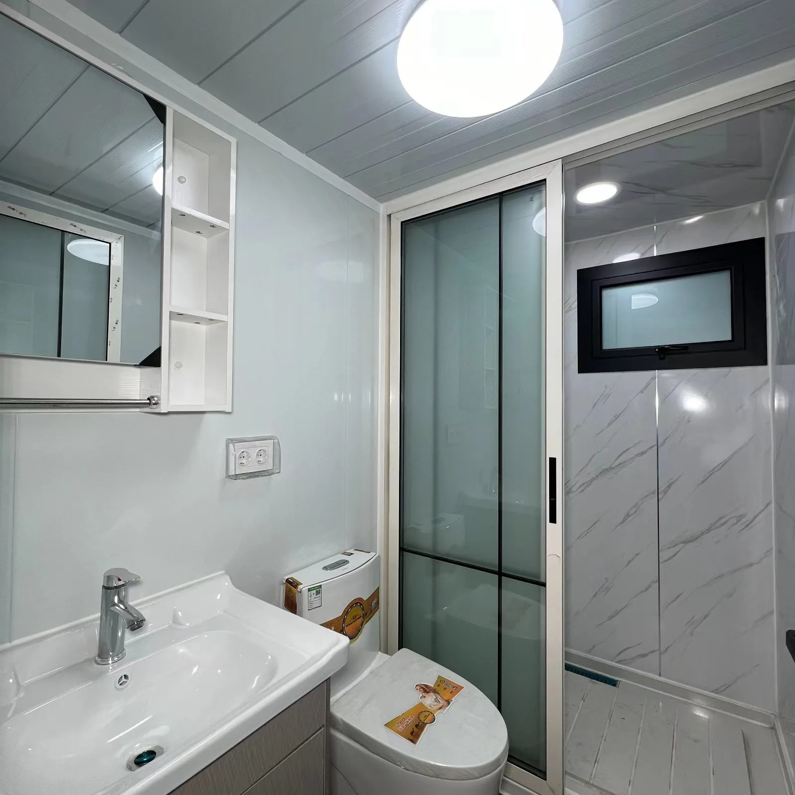 Double Wing Folding Container House 20ft 40ft Prefab Portable Home with Full Set Living Facilities