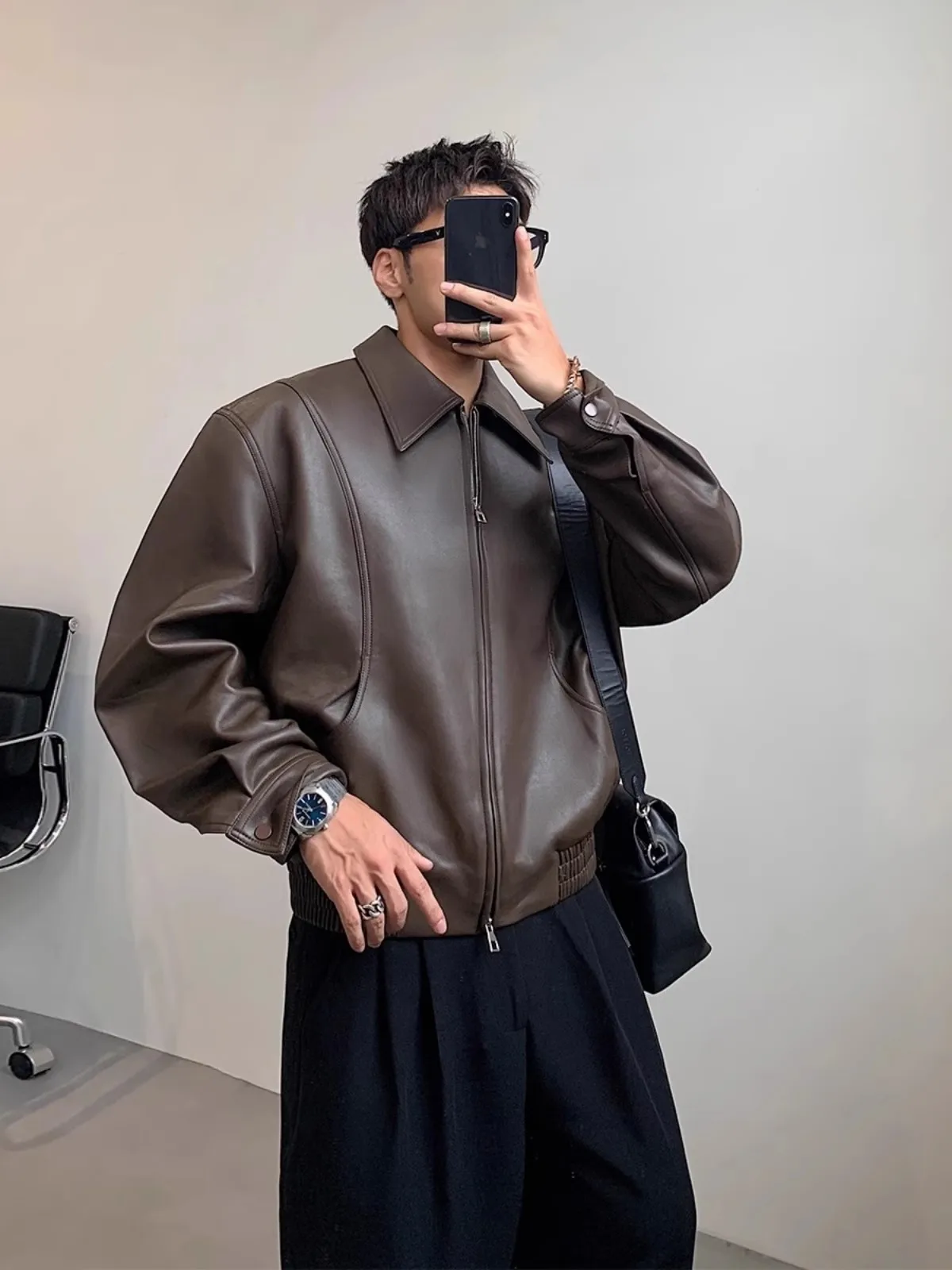 

Mauroicardi Spring Autumn Cool Short Soft Pu Leather Jacket Men with Turn-down Collar Zipper Luxury Designer Korean Clothes 2025