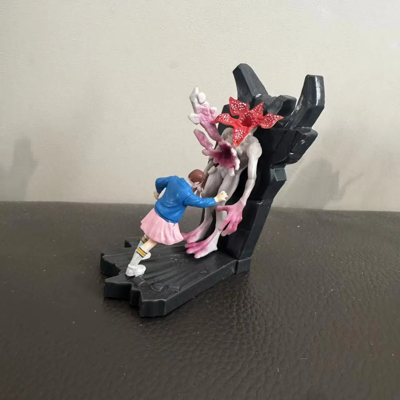 Genuine Stranger Joyce Byers Eleven Mike Wheeler Dustin Henderson Demogorgon 3.75 Inches Monster Action Figure Model Toys