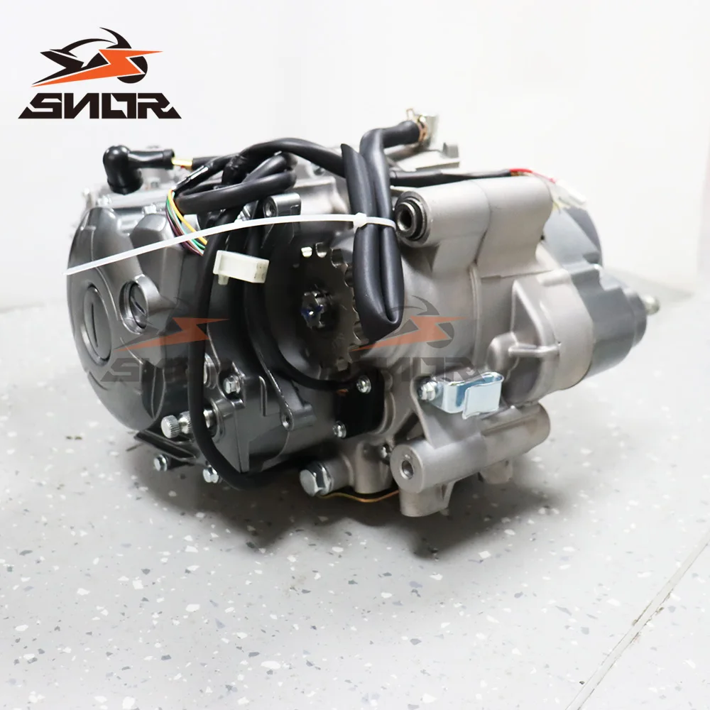 Wysokiej jakości silnik motocyklowy SNOR do silnika C8 110cc z elektrycznym rozrusznikiem, silnik wyścigowy poziomy z zakrzywioną belką.