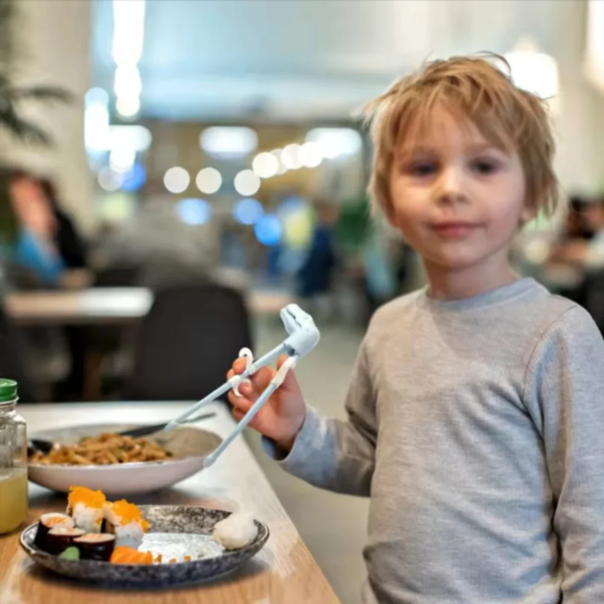 

Детские тренировочные палочки для еды, многоразовые палочки для еды с динозаврами, вспомогательный набор, милая детская посуда