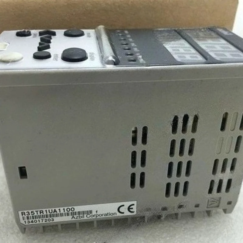Azbil R35 R35TR1UA1100 Temperature Controller